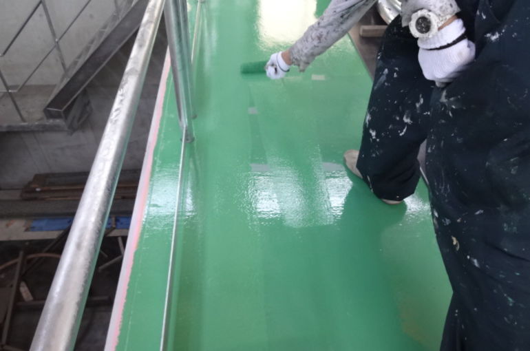 北栄ステンレス様第二工場床防塵塗装（上塗り）